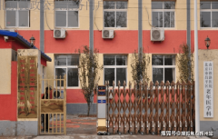 邀请专业团队或激励白叟自演节目